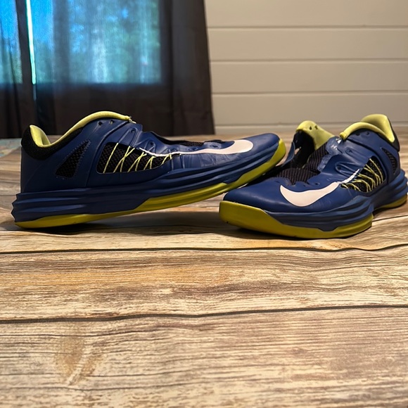 Nike Hyperdunk Low (Hyper Blue/Electric Green) U.S. 9.5 - Picture 12 of 13